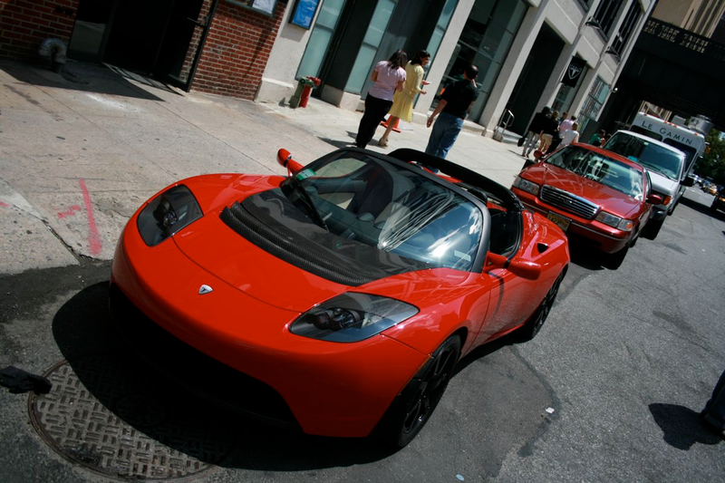 Illustration for article titled Tesla Roadster Sport: More Charge For More Change